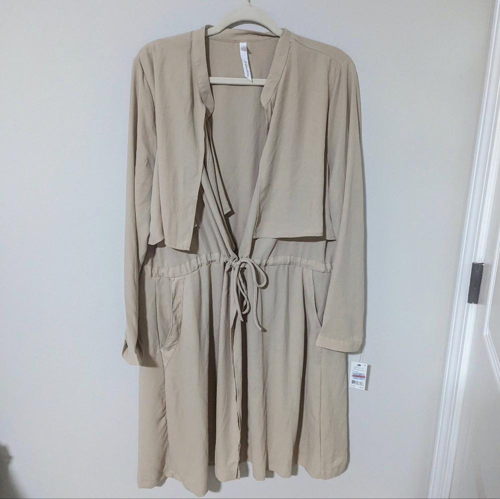 NY Collection Beige Chiffon Like trench Sz L
